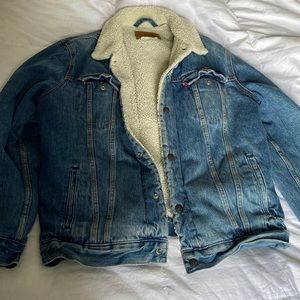 Levis Sherpa lined denim jacket (mens)